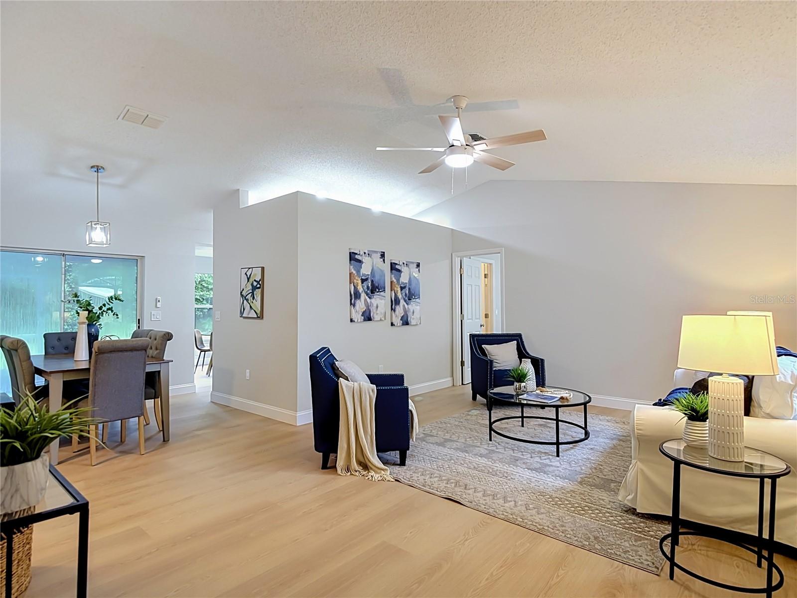 12135 Shafton Rd Property Photo 5