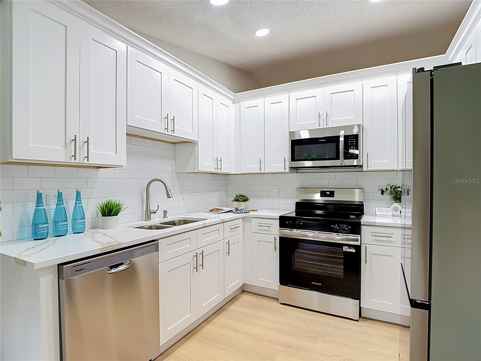 12135 Shafton Rd Property Photo 8