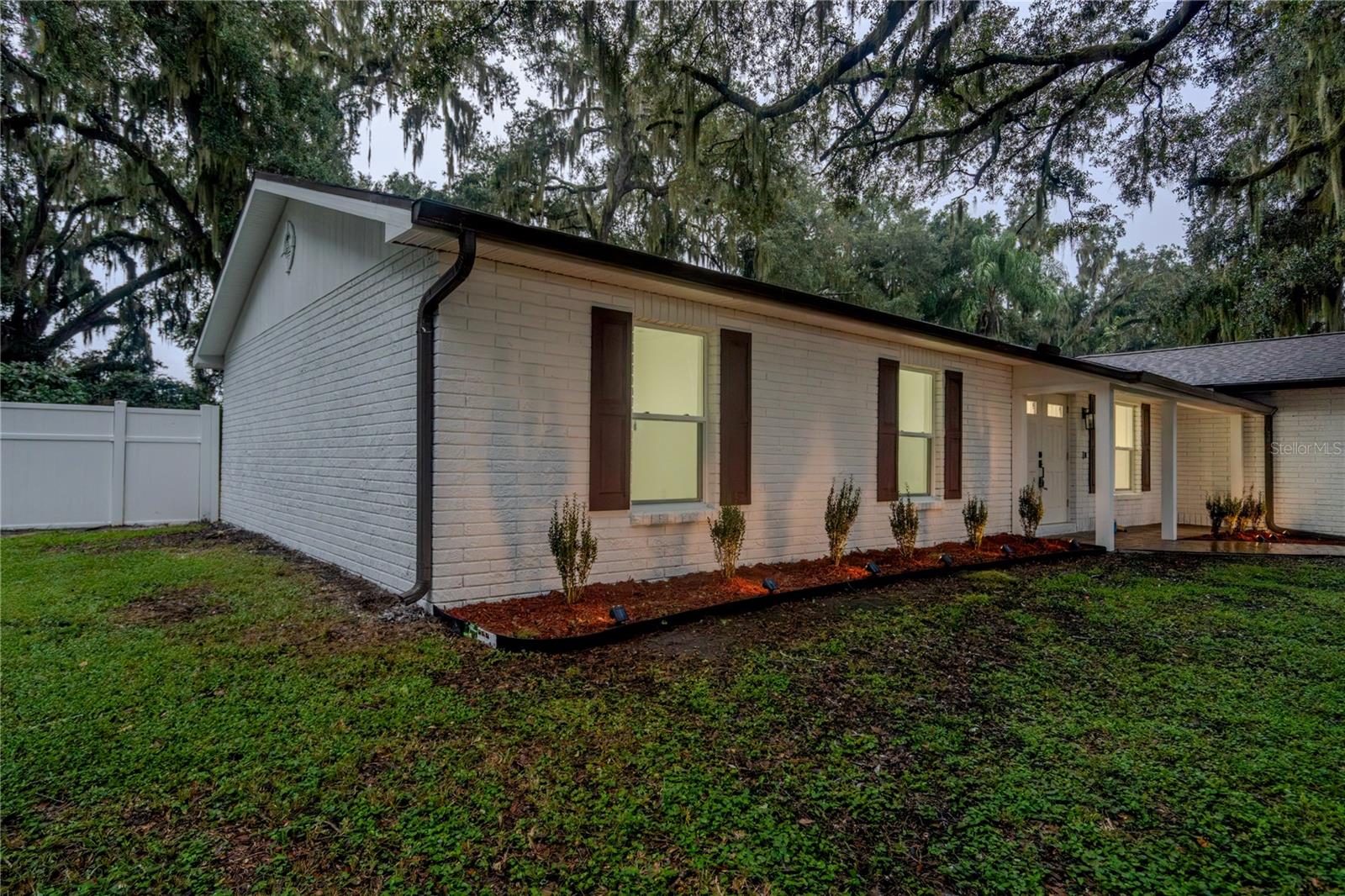 611 Rooks Rd Property Photo 3