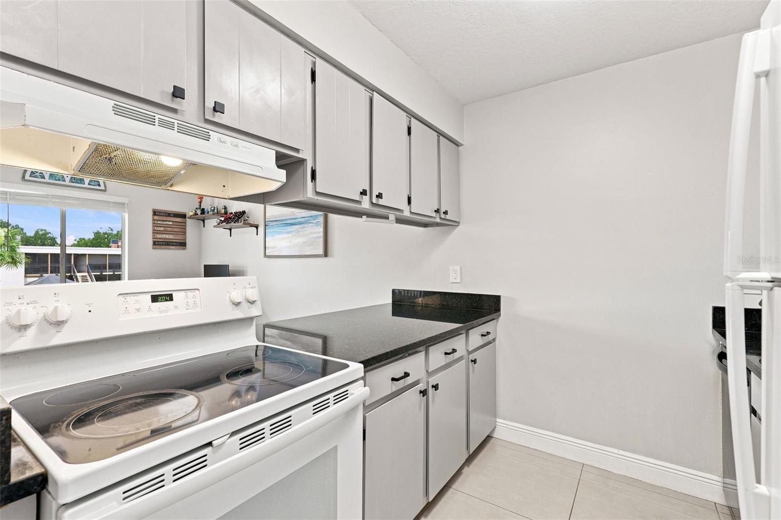 1000 Lake Of The Woods Blvd #202b Property Photo 8