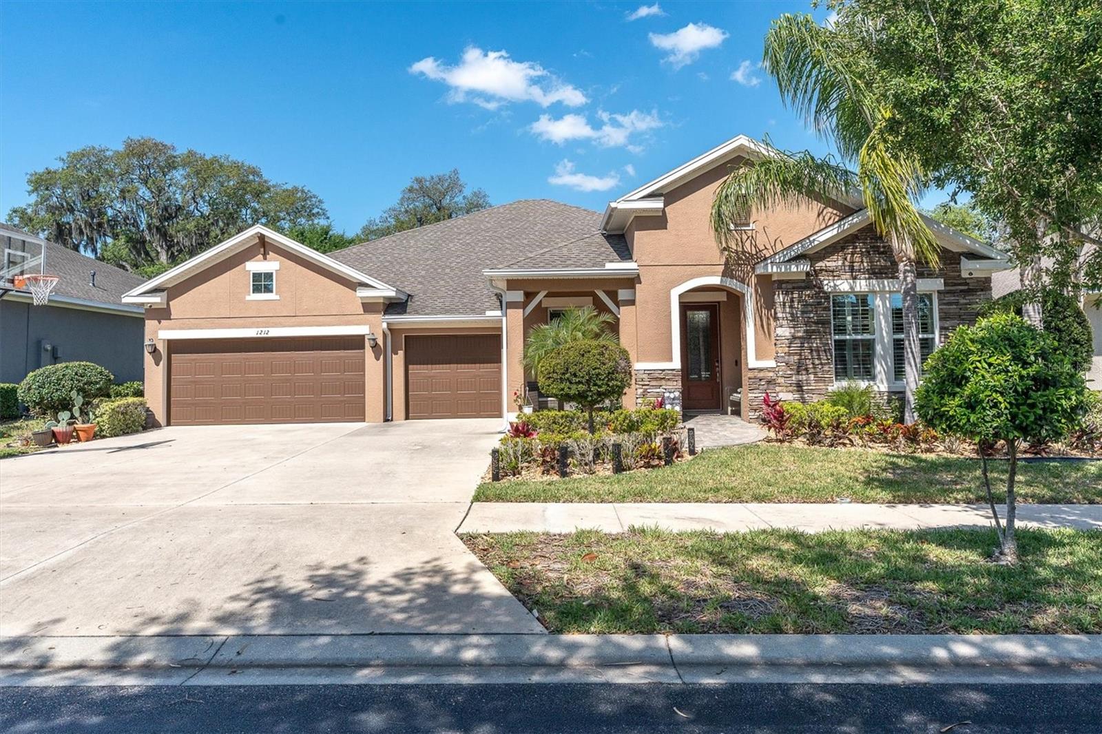 1212 Lorea Ln Property Photo 1