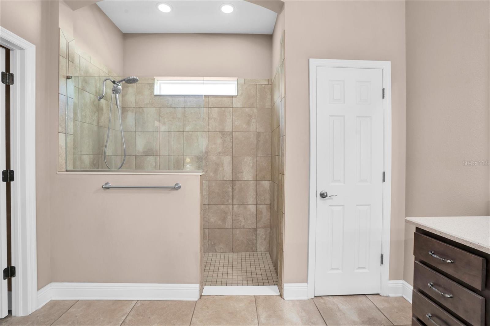 1212 Lorea Ln Property Photo 28