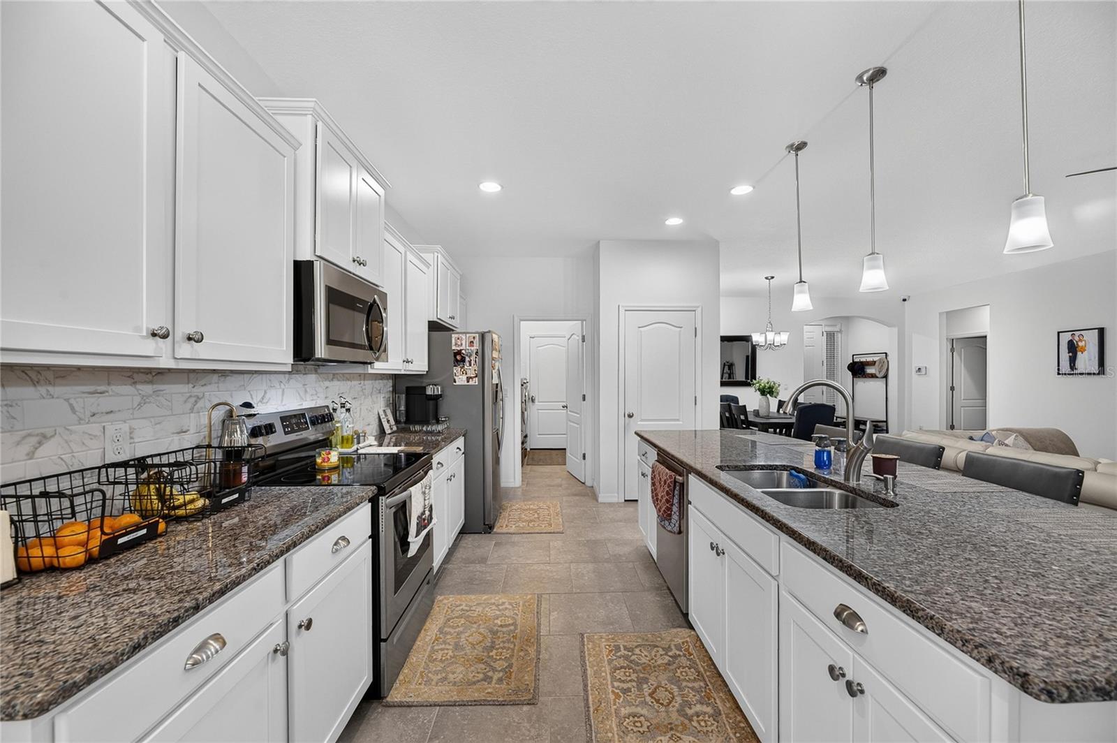 10619 Scenic Hollow Dr Property Photo 3