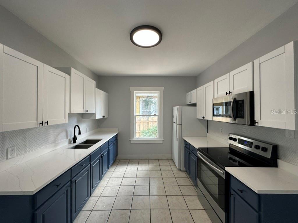 1021 E Cayuga St Property Photo 10