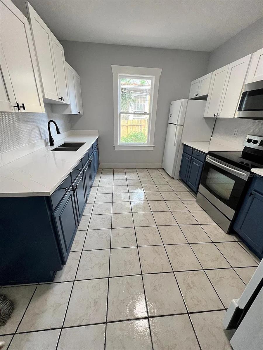 1021 E Cayuga St Property Photo 11