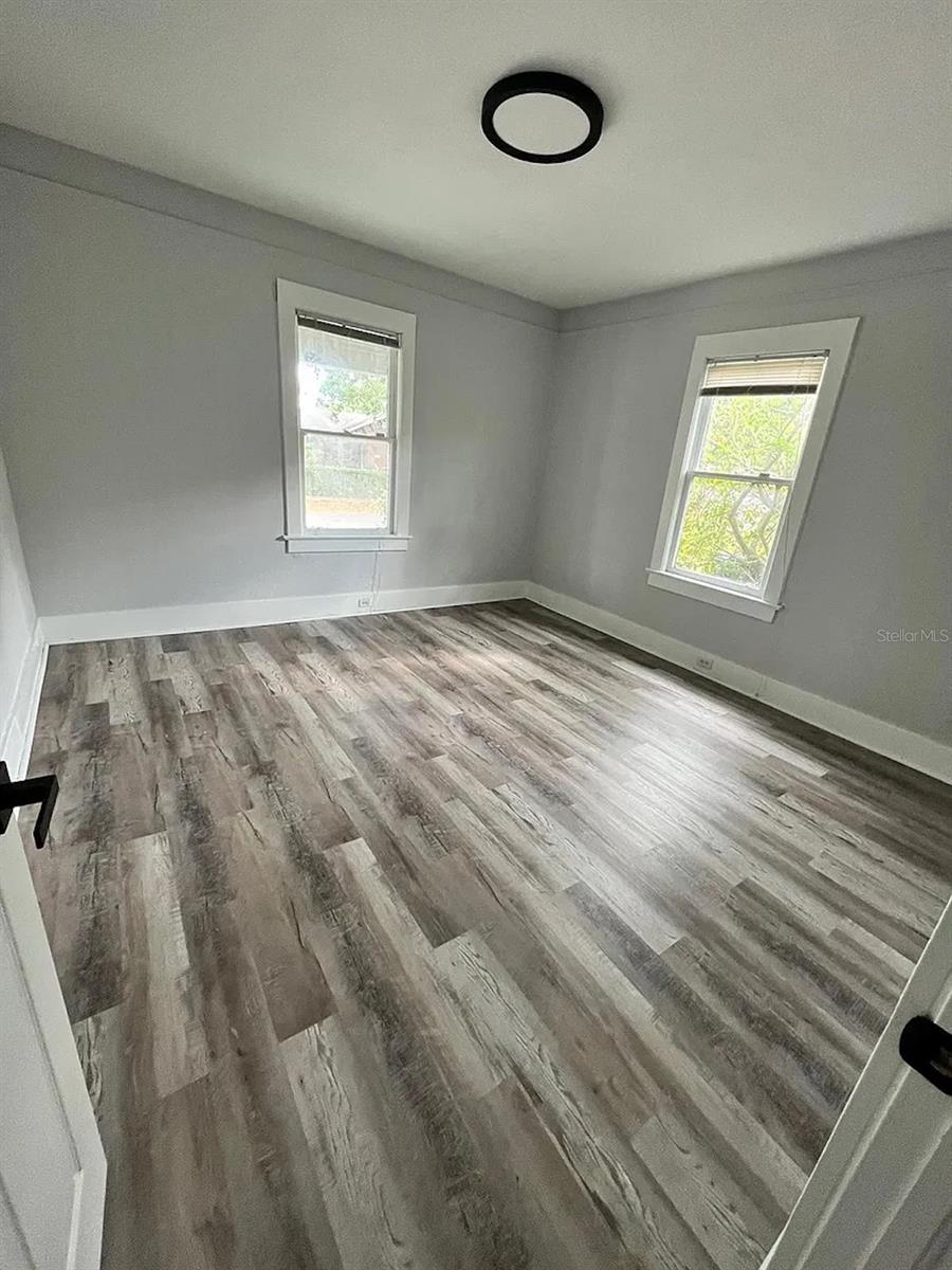 1021 E Cayuga St Property Photo 14