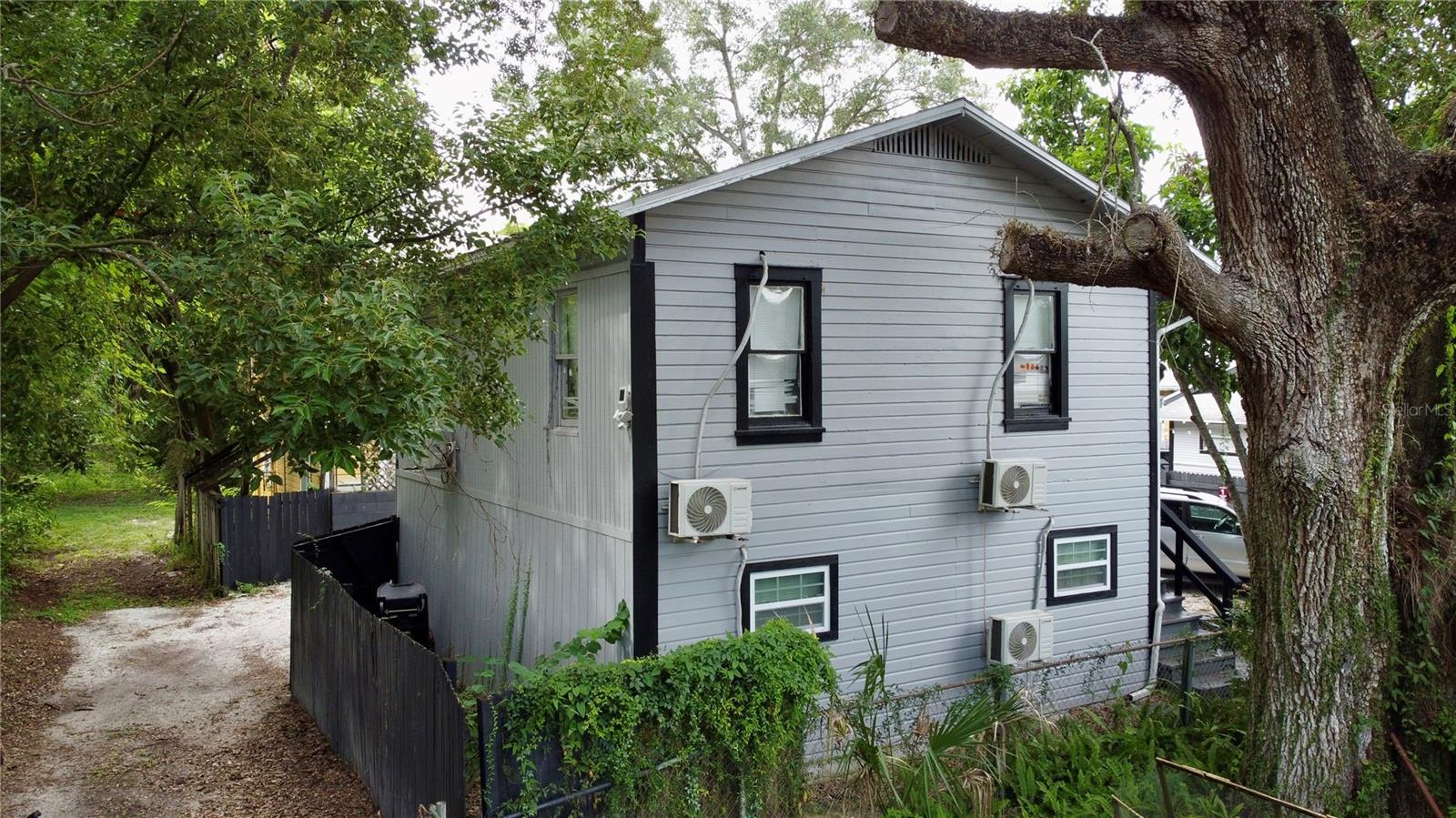 1021 E Cayuga St Property Photo 20