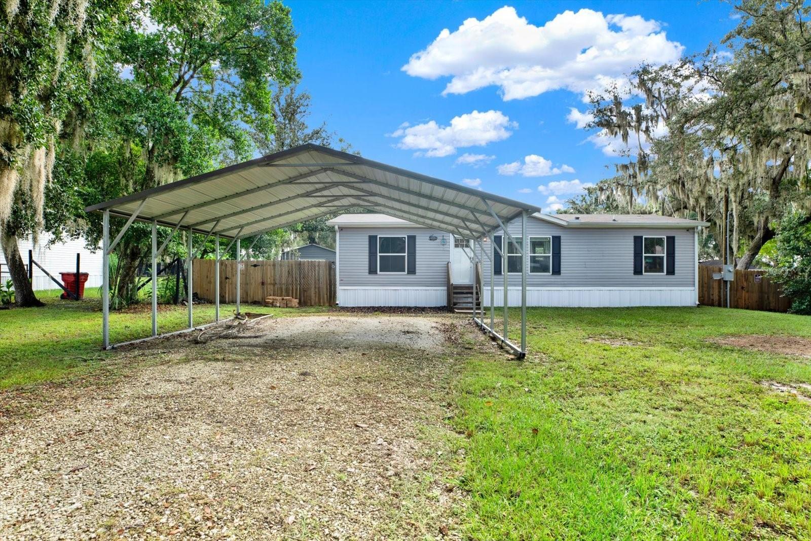2829 N LAKEFRONT DR Property Photo 1