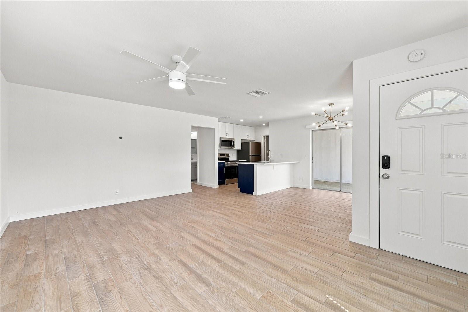 6605 S Mascotte St Property Photo 4
