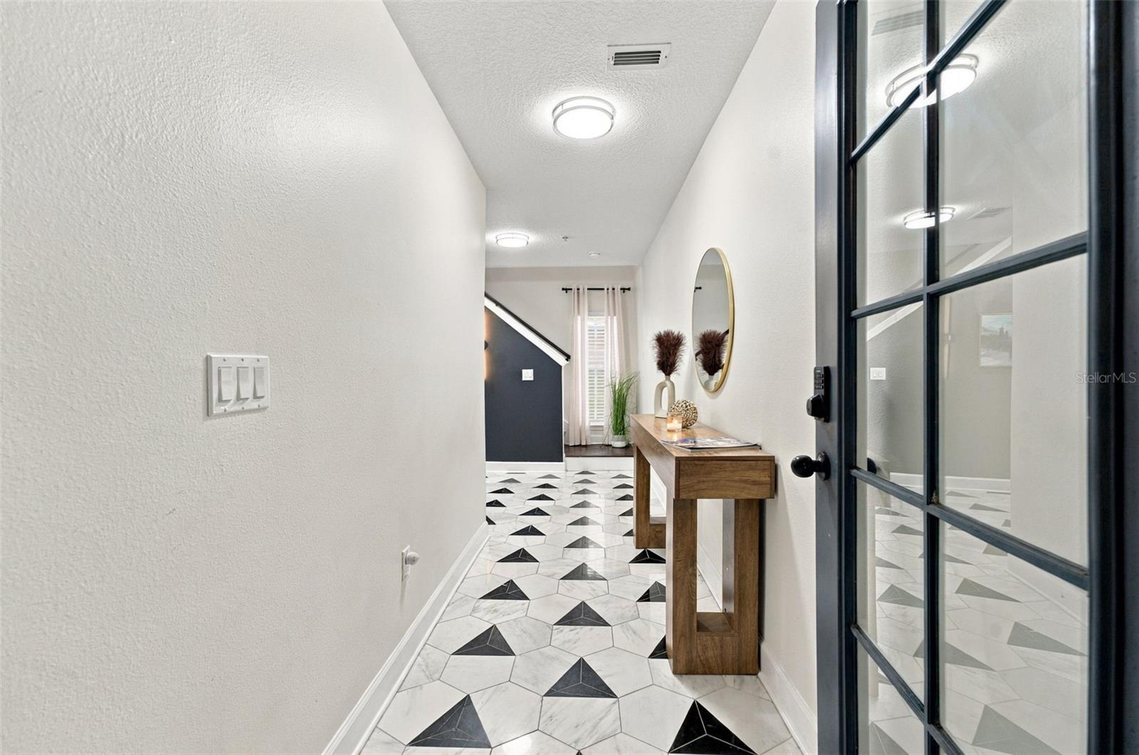 3111 W De Leon St #9 Property Photo 3