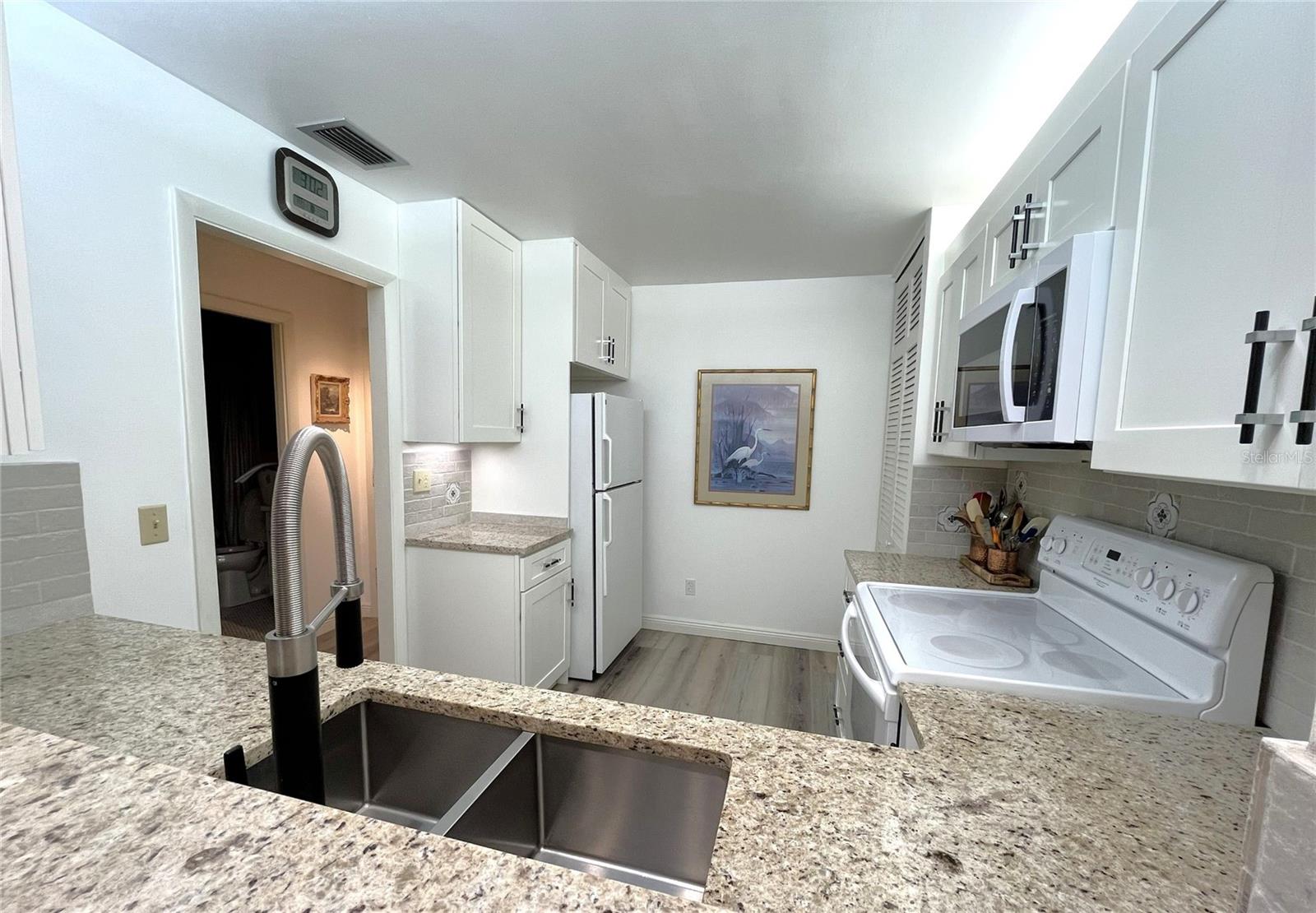 100 Bluff View Dr #211a Property Photo 8