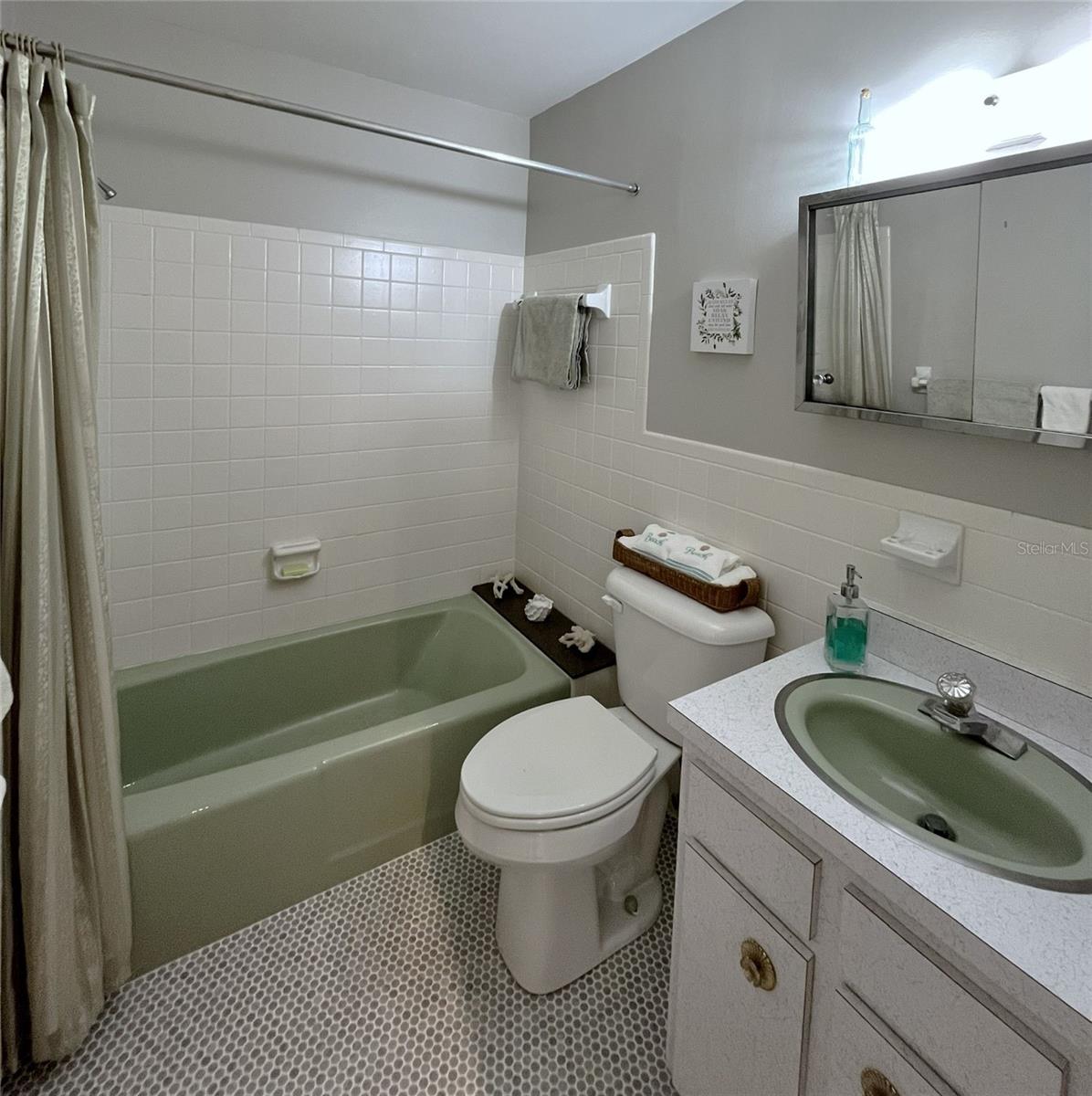 100 Bluff View Dr #211a Property Photo 15