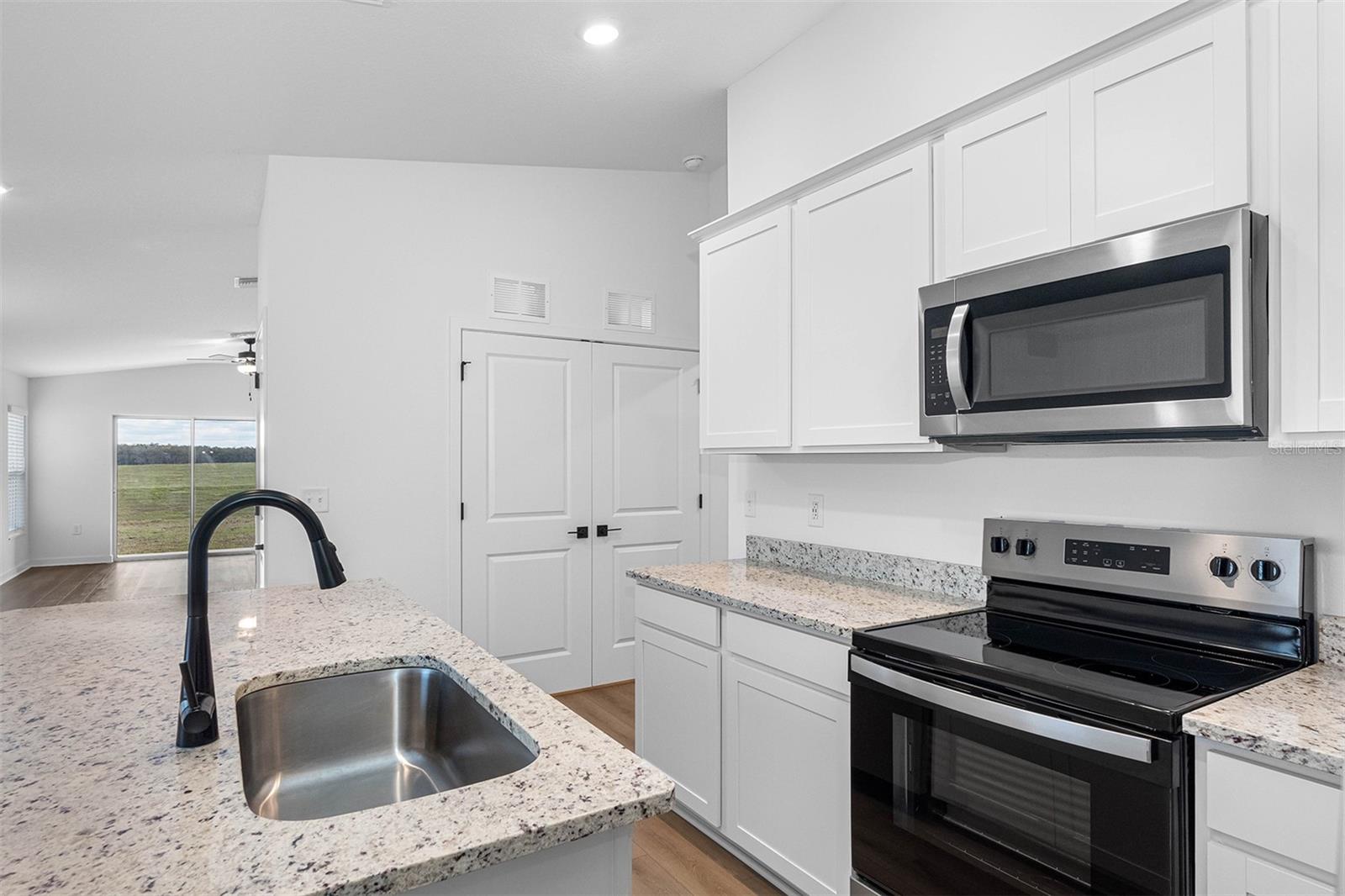 7118 Canopy Ln Property Photo 5