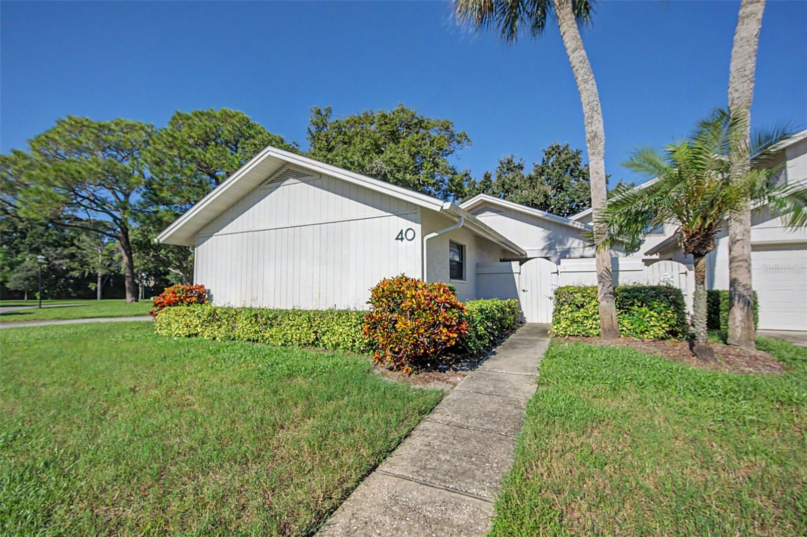 492 LAKEVIEW DR #40 Property Photo 1