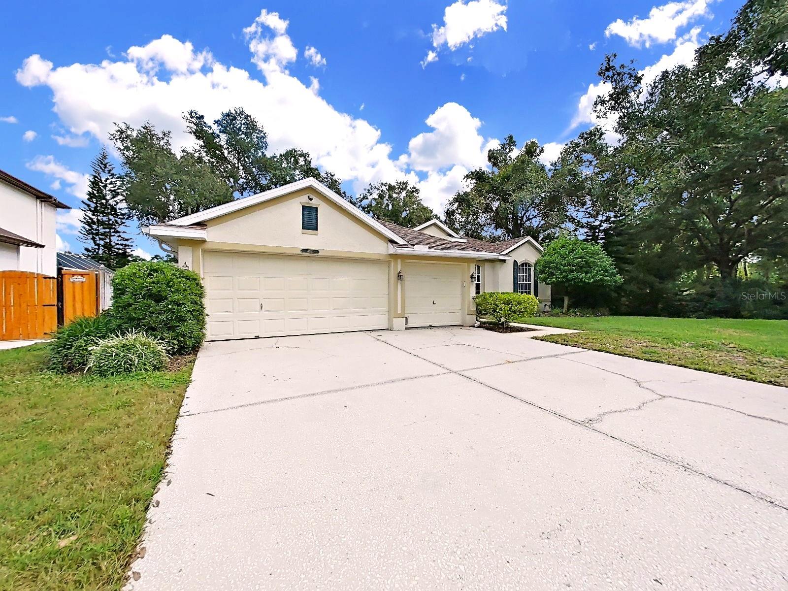 14915 Devonshire Woods Pl Property Photo 3