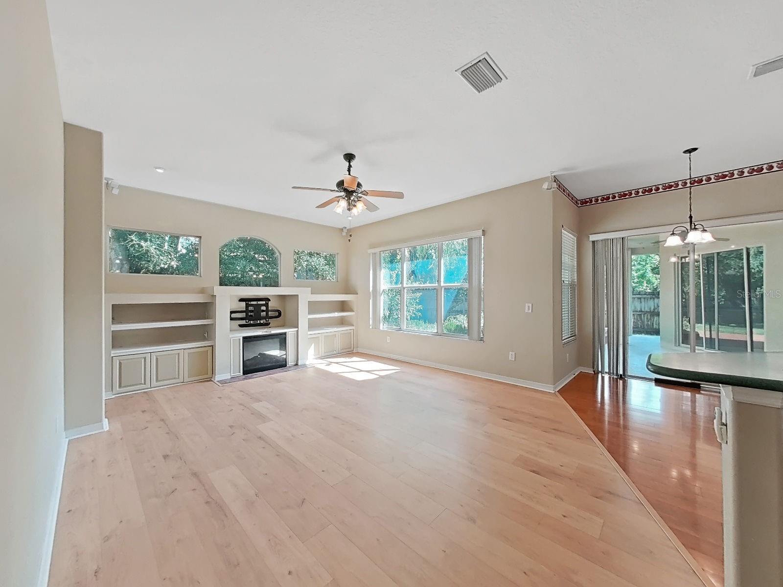 14915 Devonshire Woods Pl Property Photo 12