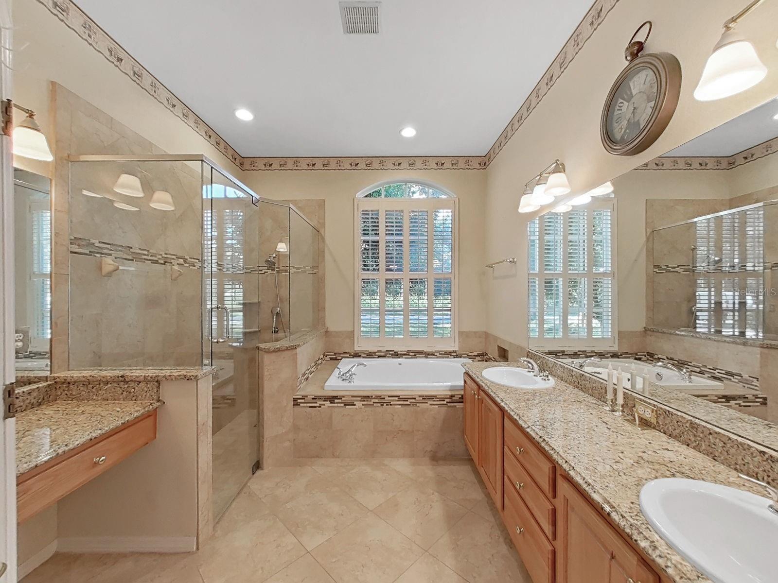 14915 Devonshire Woods Pl Property Photo 25