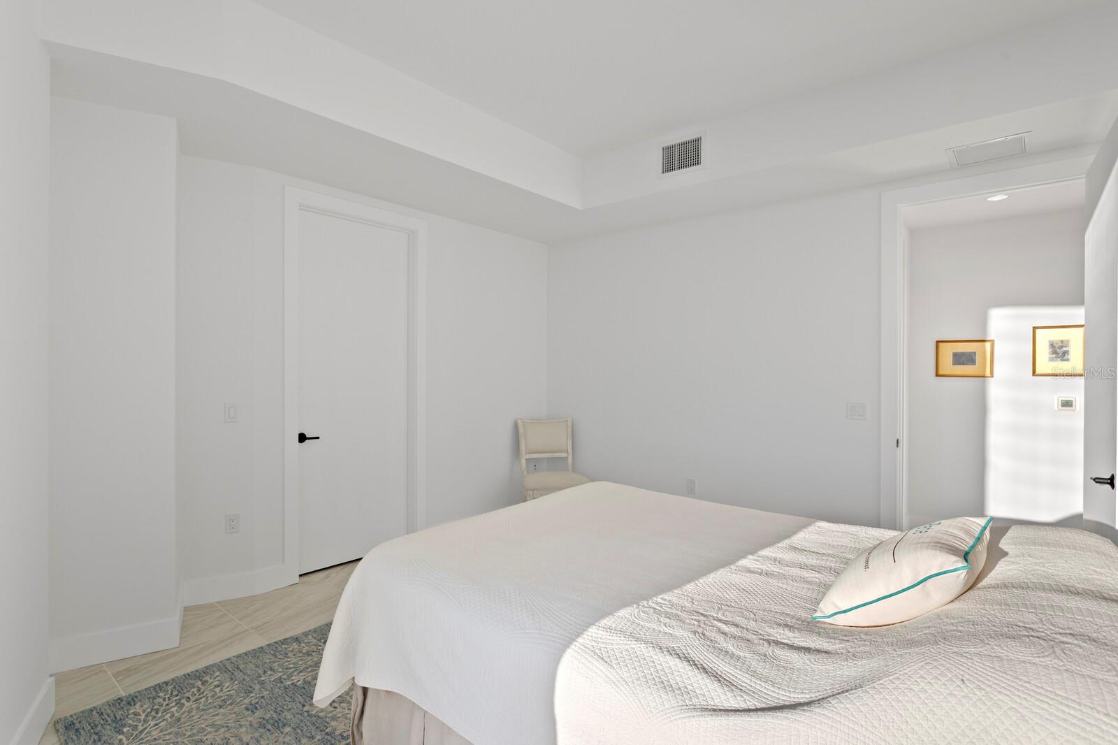 777 3rd Ave N #1408 Property Photo 10