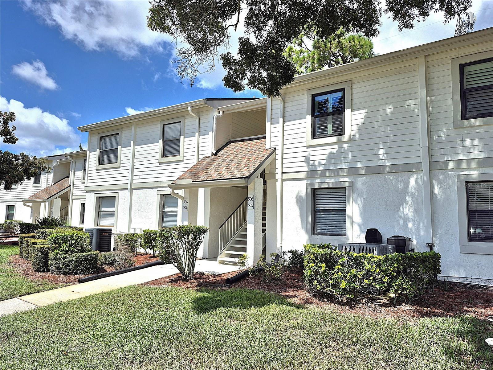 305 MEADOW LN #305 Property Photo 1