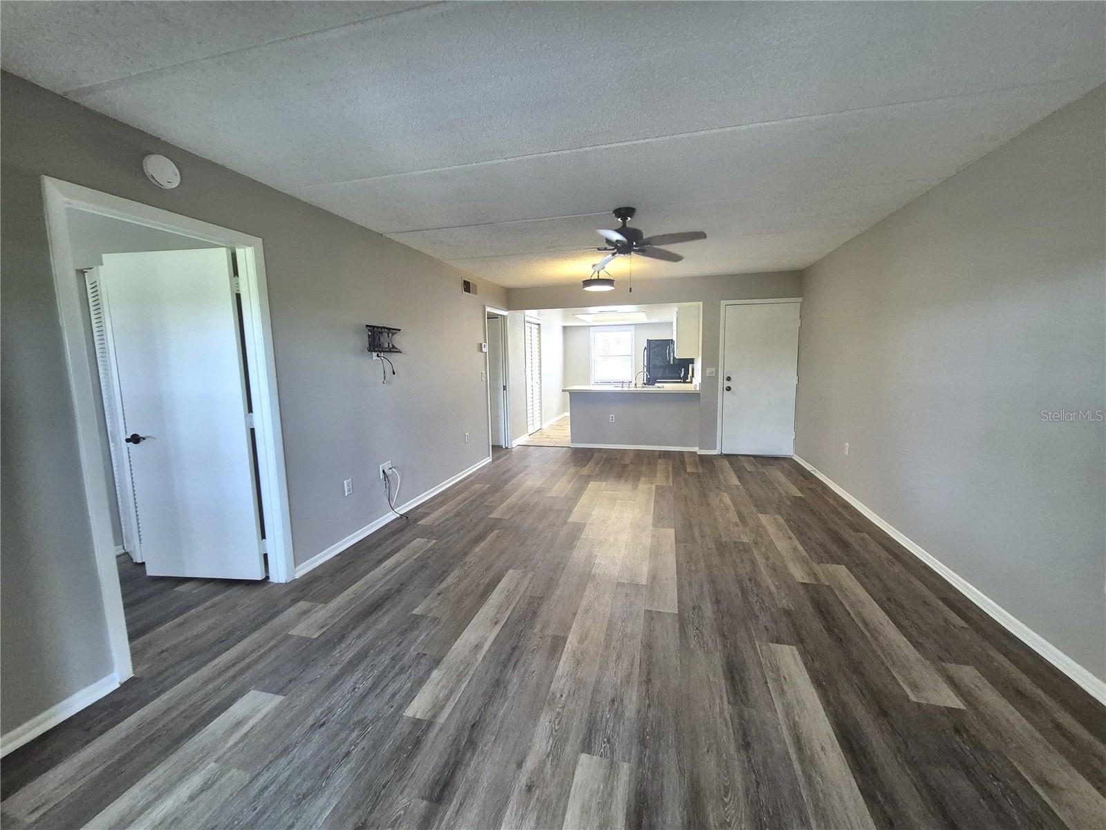 305 Meadow Ln #305 Property Photo 6