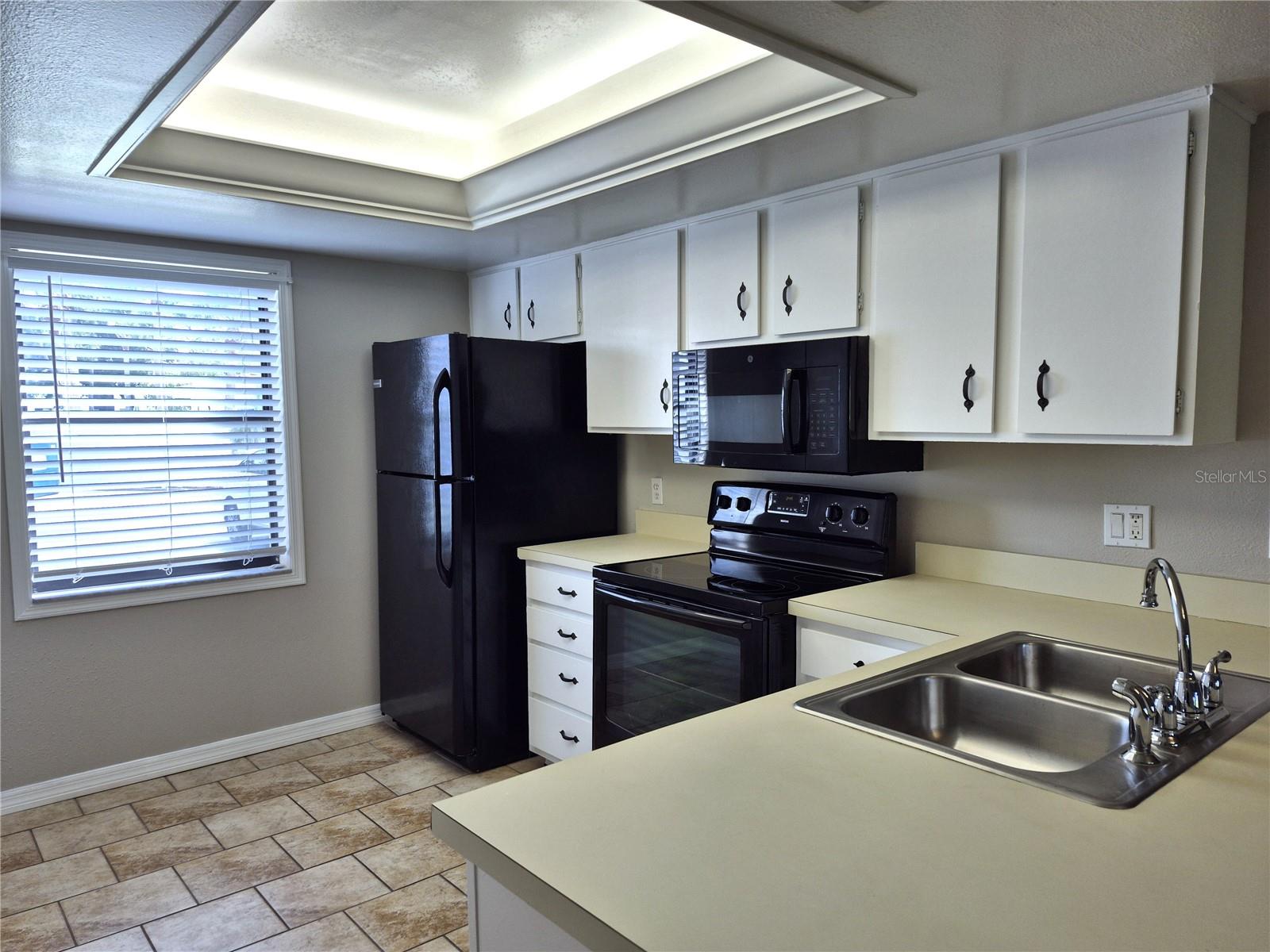 305 Meadow Ln #305 Property Photo 8