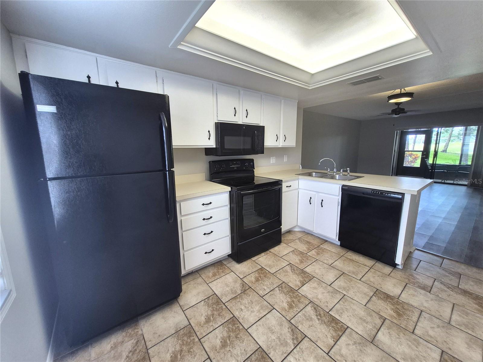305 Meadow Ln #305 Property Photo 10