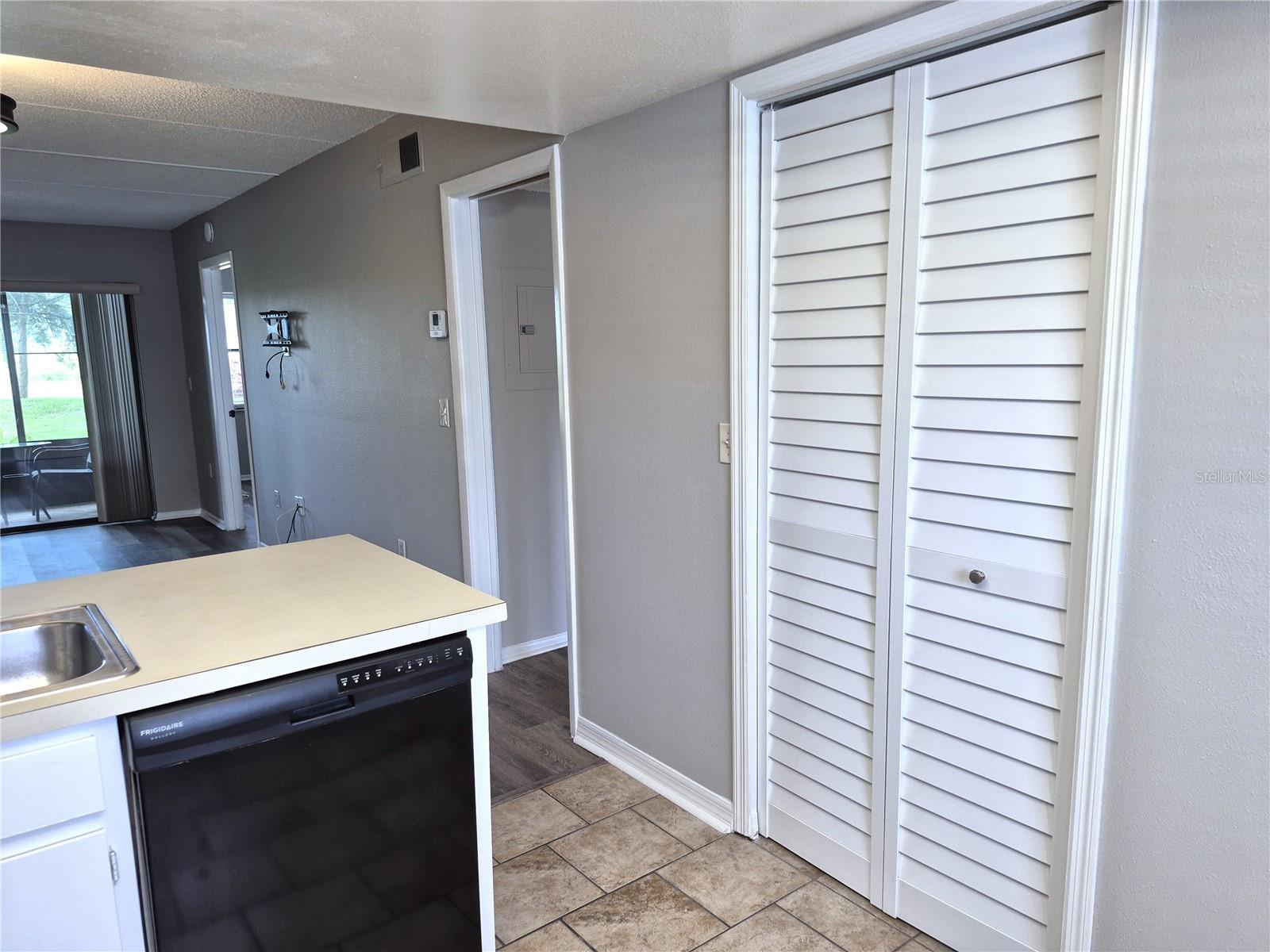 305 Meadow Ln #305 Property Photo 13