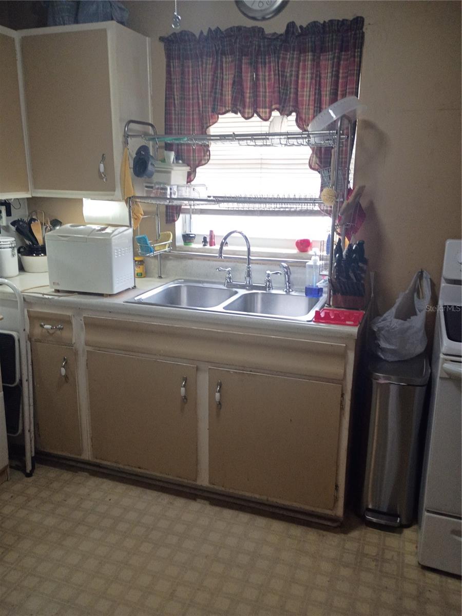 7017 Tamarack Dr Property Photo 7