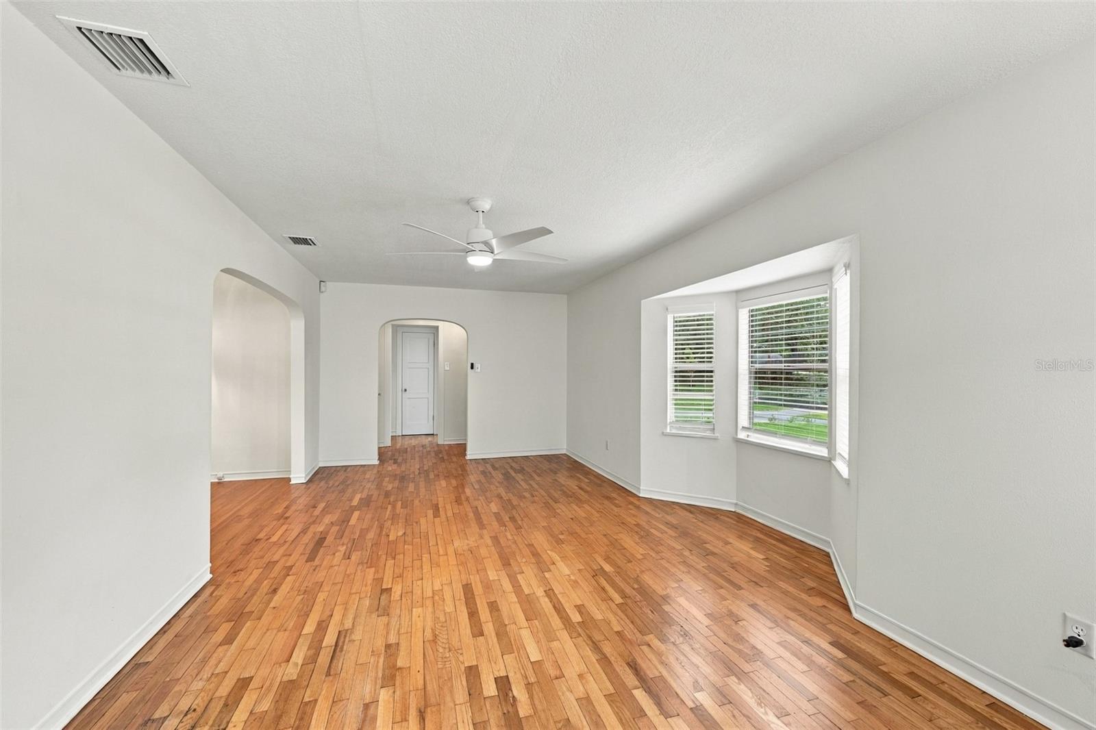 212 S Bradford Ave Property Photo 4