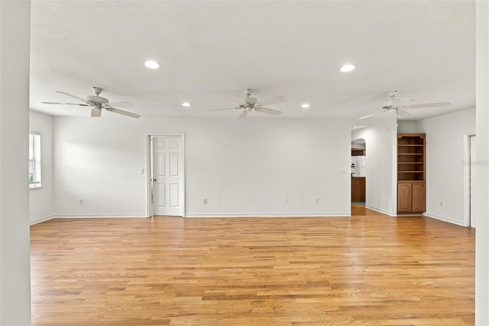 212 S Bradford Ave Property Photo 32