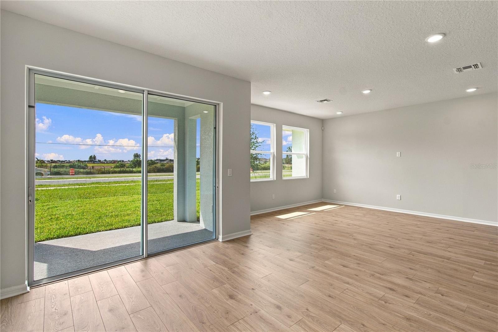 5039 Orinoco Ln Property Photo 8
