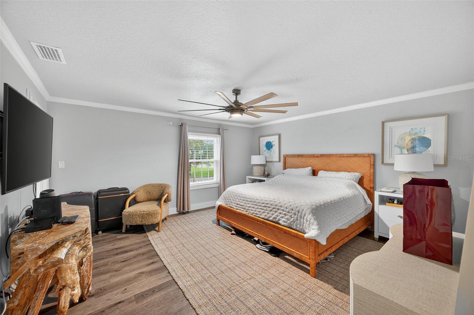 4924 Beach Dr Se #f Property Photo 2