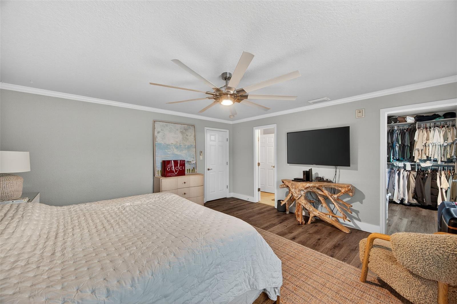 4924 Beach Dr Se #f Property Photo 4