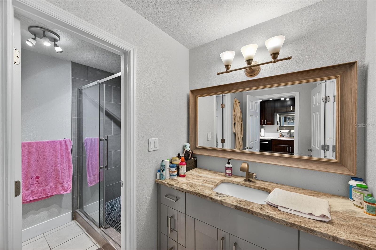 4924 Beach Dr Se #f Property Photo 8