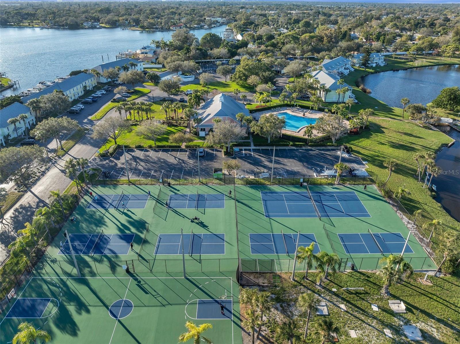 4924 Beach Dr Se #f Property Photo 43