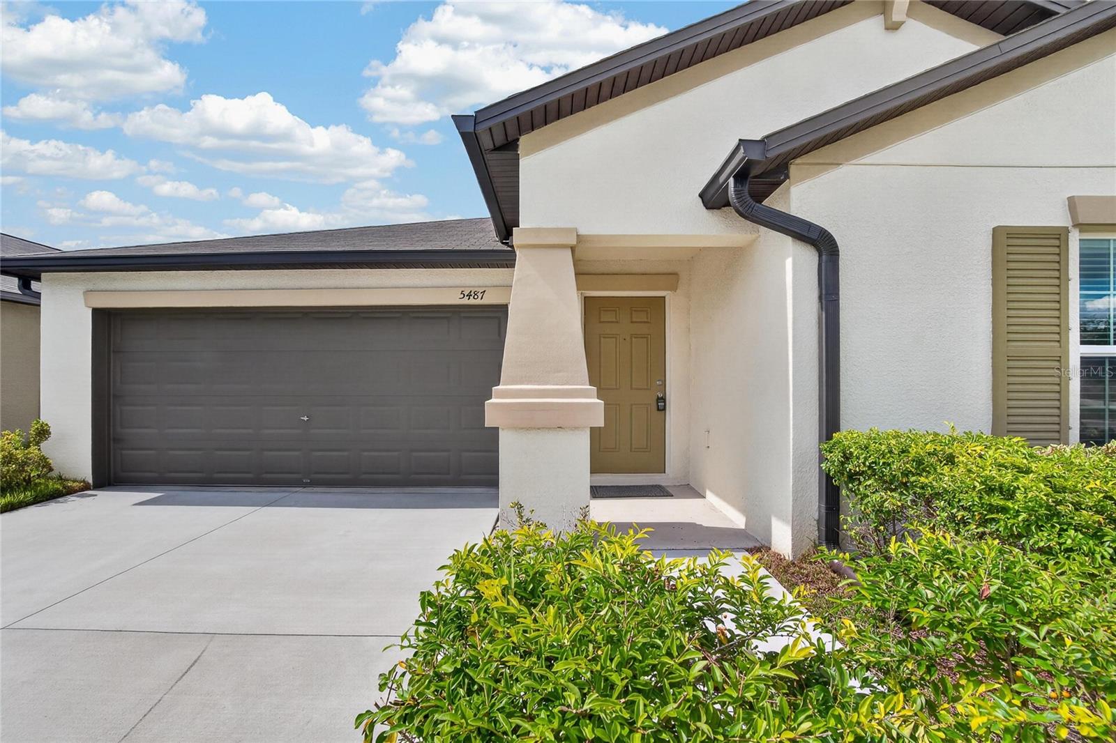 5487 Blue Azure Dr Property Photo 5