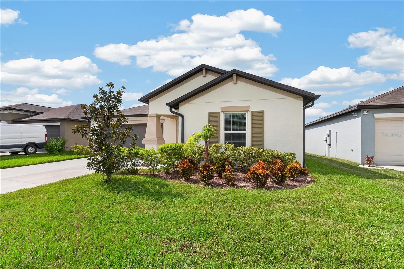 5487 Blue Azure Dr Property Photo 6