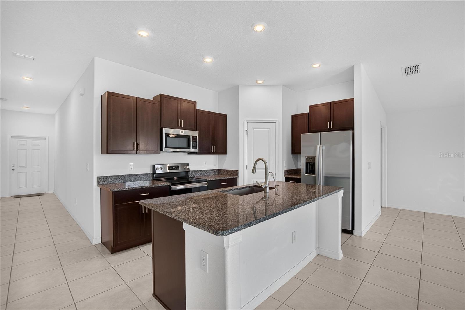 5487 Blue Azure Dr Property Photo 11