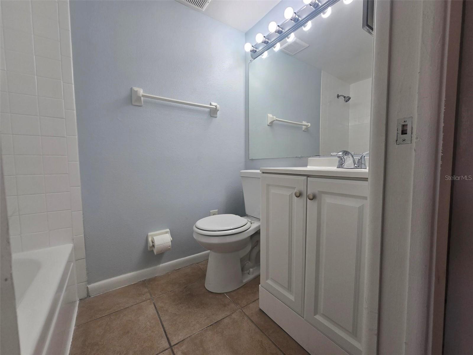 4922 W Gandy Blvd #g102 Property Photo 13
