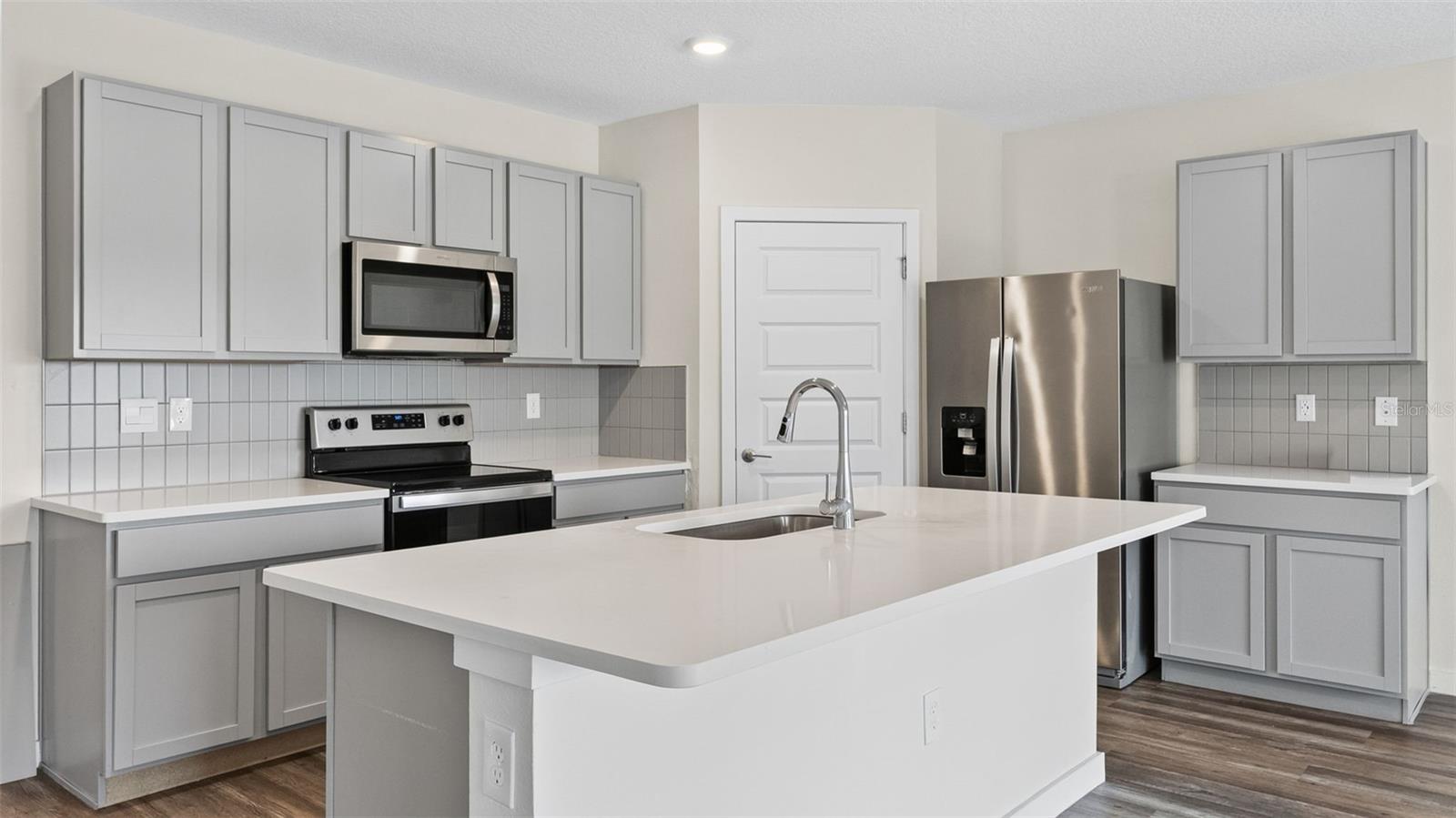 31938 Treasure Dock Isle Property Photo 8