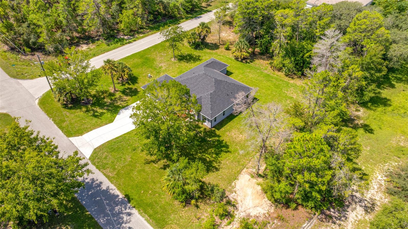 8207 Christopher Ln Property Photo 4