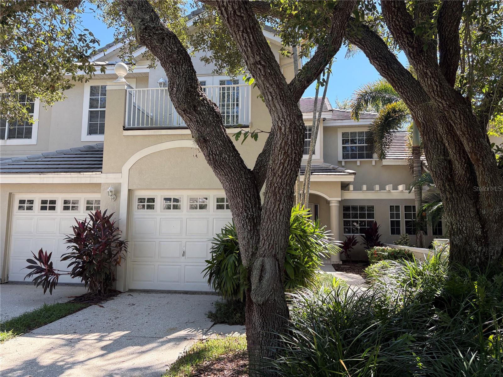 402 DATE PALM CT NE Property Photo 1