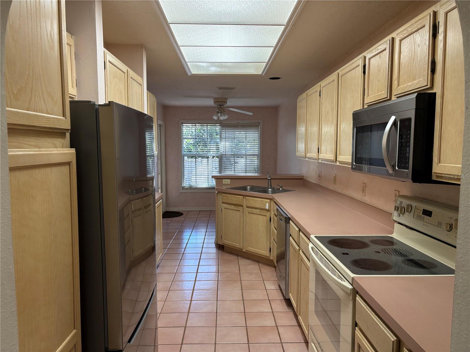 402 Date Palm Ct Ne Property Photo 7