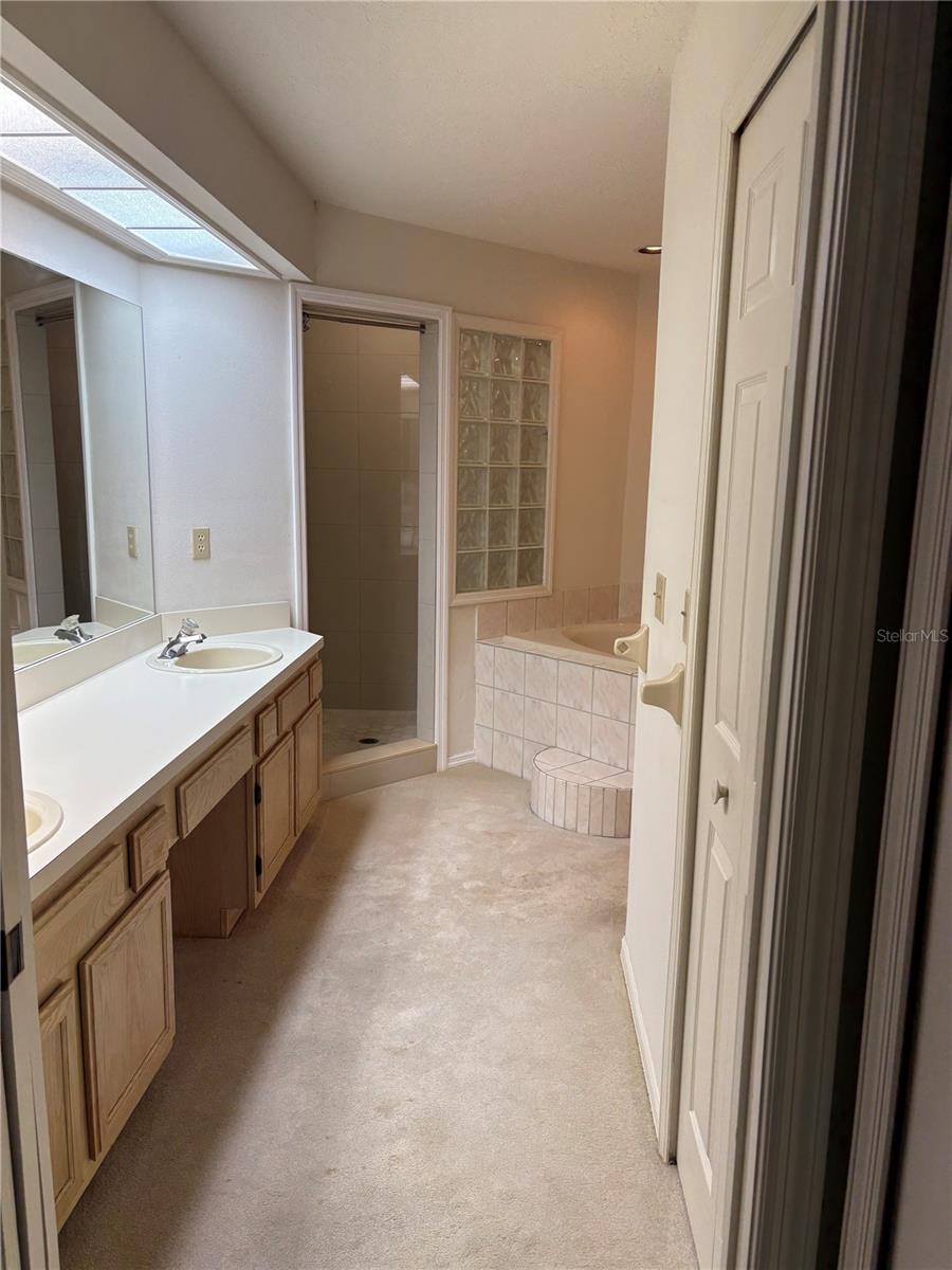 402 Date Palm Ct Ne Property Photo 13