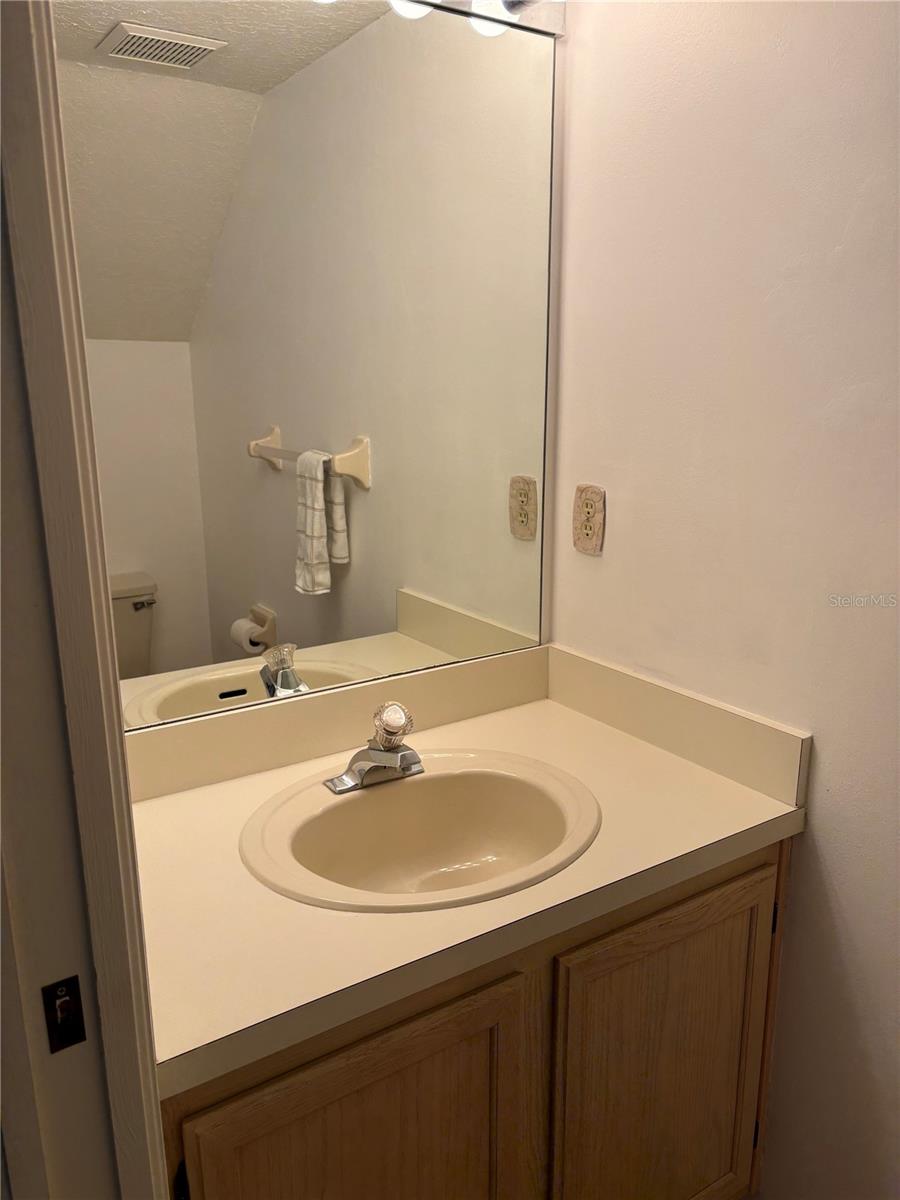 402 Date Palm Ct Ne Property Photo 16