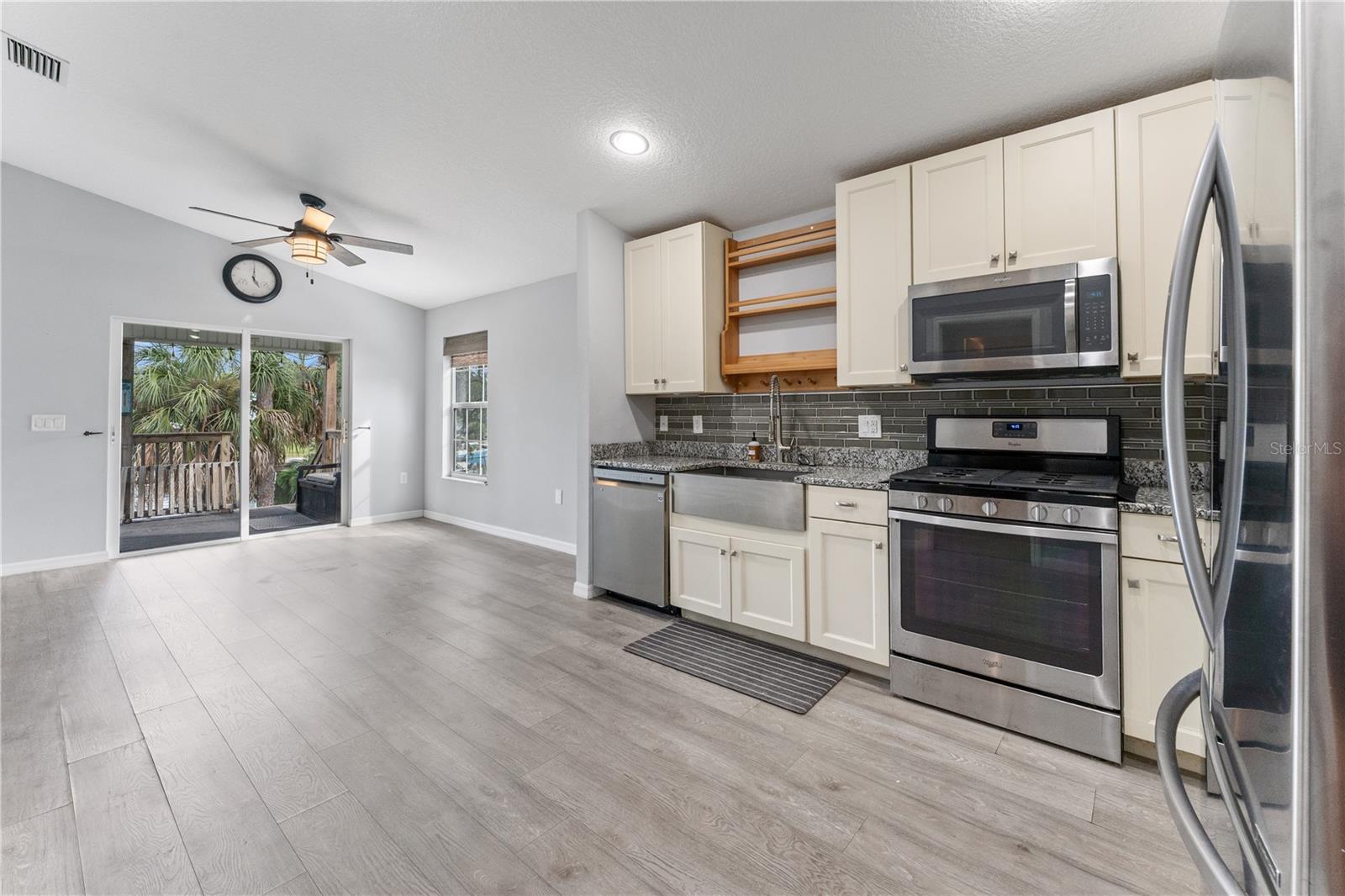 6148 River Rd Property Photo 10