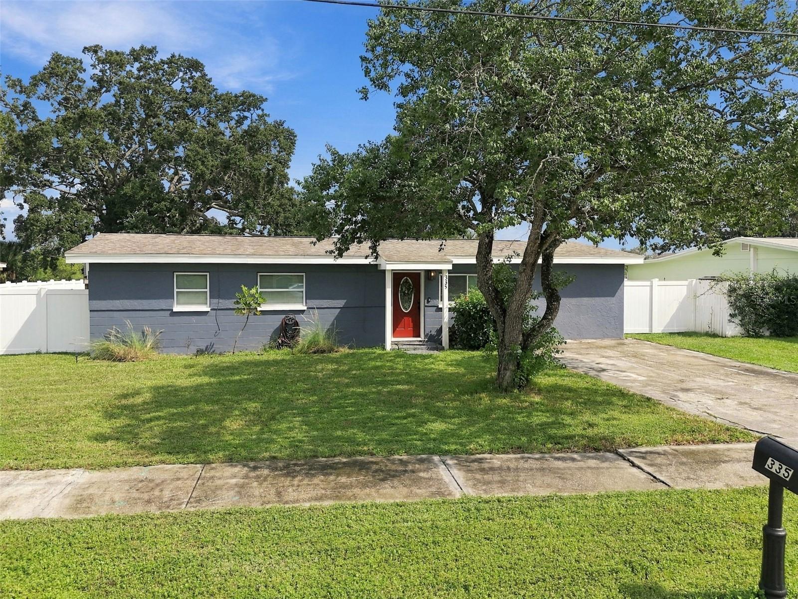 335 COUNTRY CLUB DR Property Photo 1