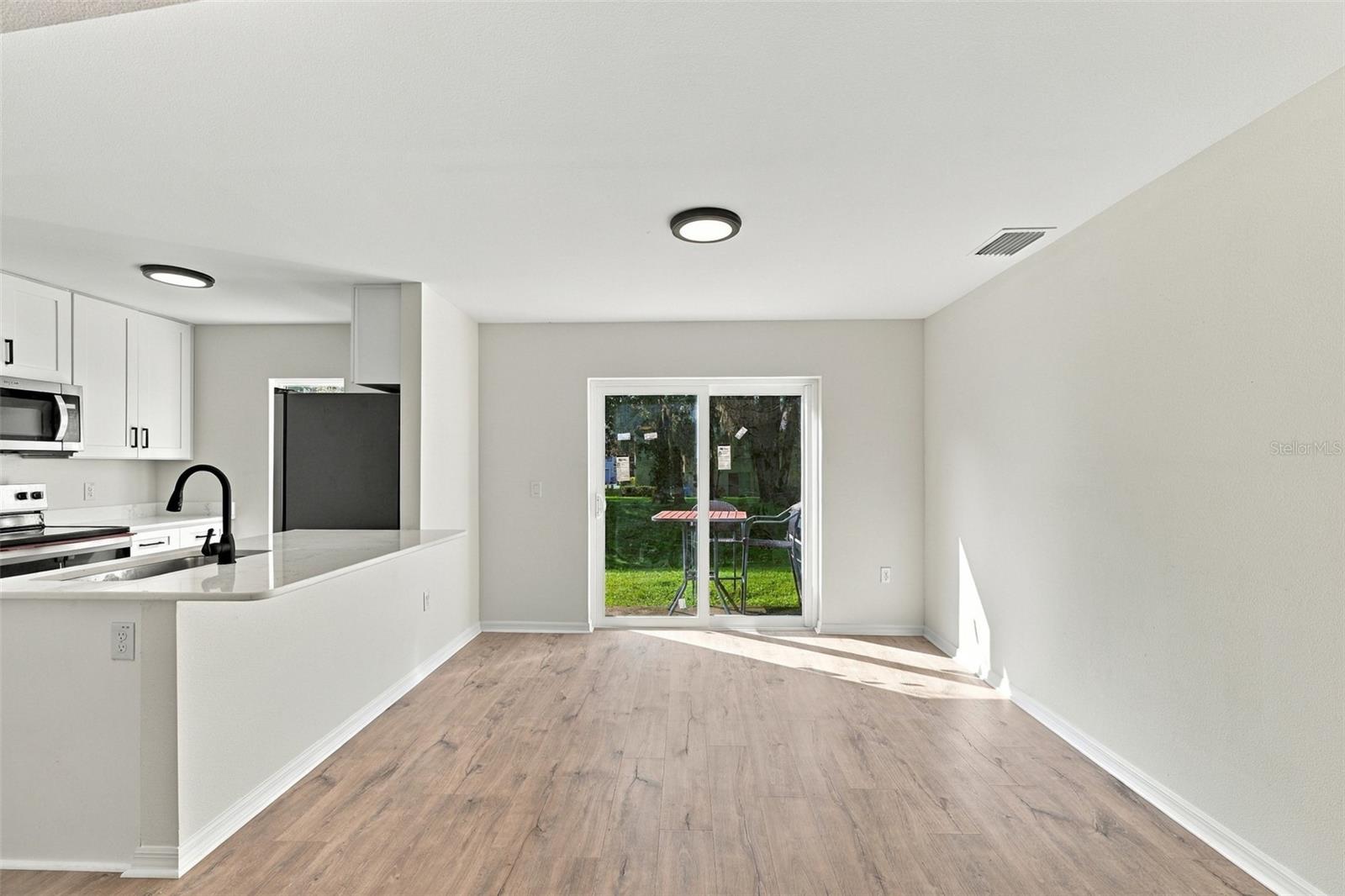 9951 Ashburn Lake Dr Property Photo 10