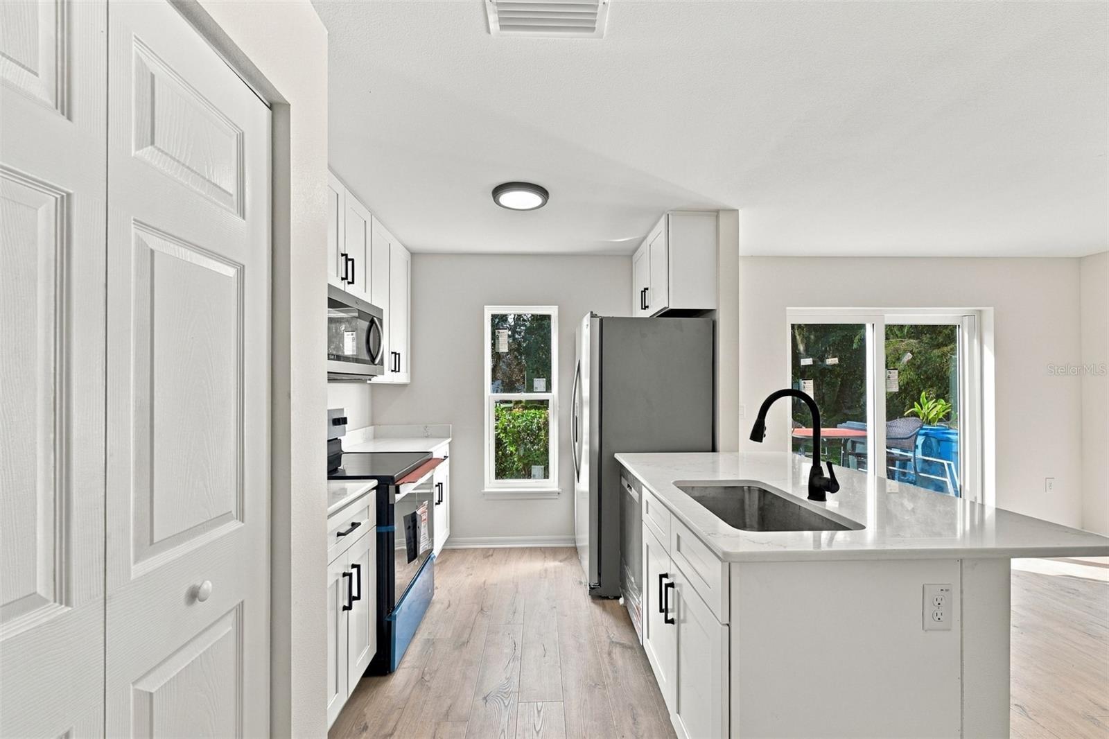 9951 Ashburn Lake Dr Property Photo 11