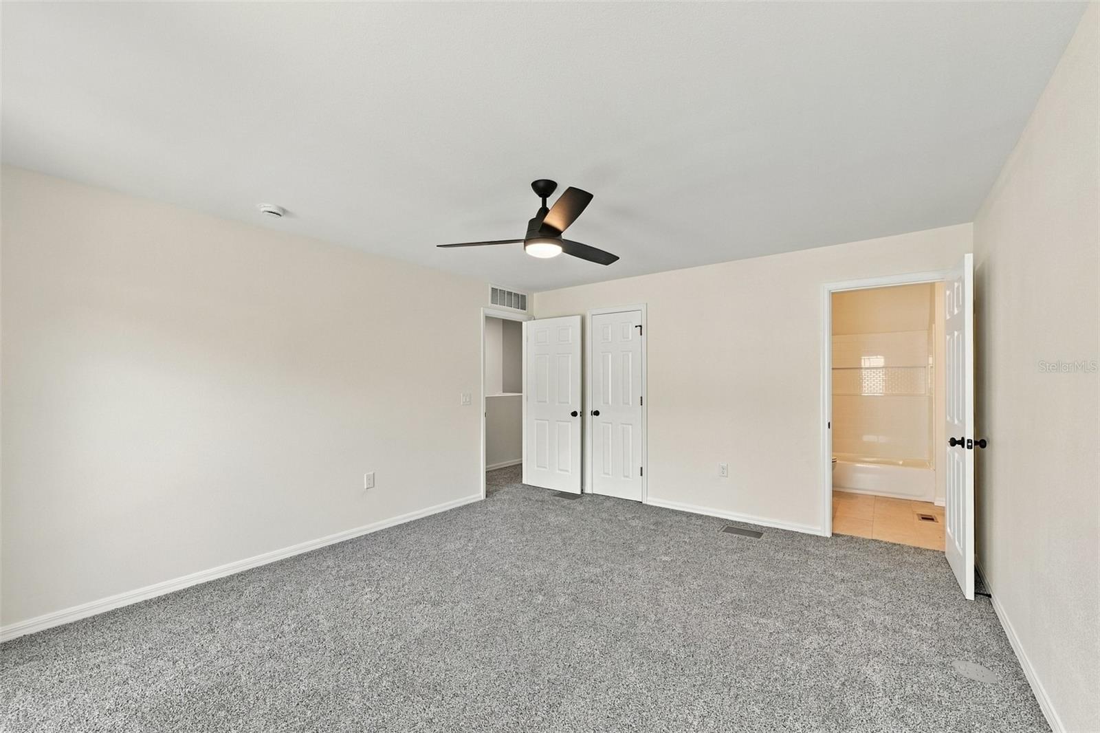 9951 Ashburn Lake Dr Property Photo 25